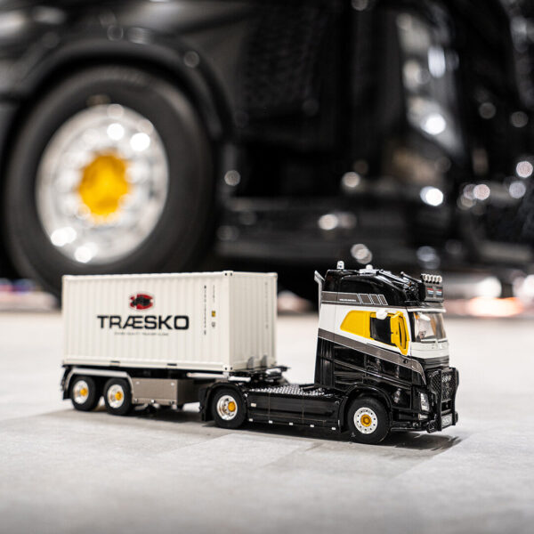 WSI - TRUCKJUNKIE "THE TITAN" - VOLVOFH4 - 1:50