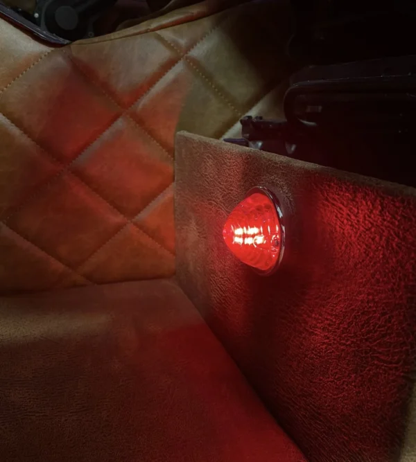 HELLA | LAMPADA DA INTERNO ROSSA - immagine 3