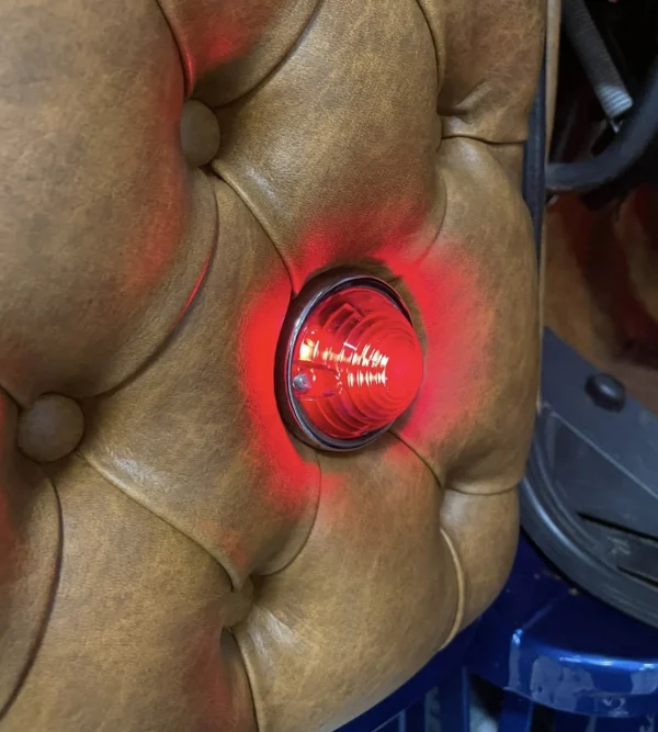 HELLA | LAMPADA DA INTERNO ROSSA - immagine 2